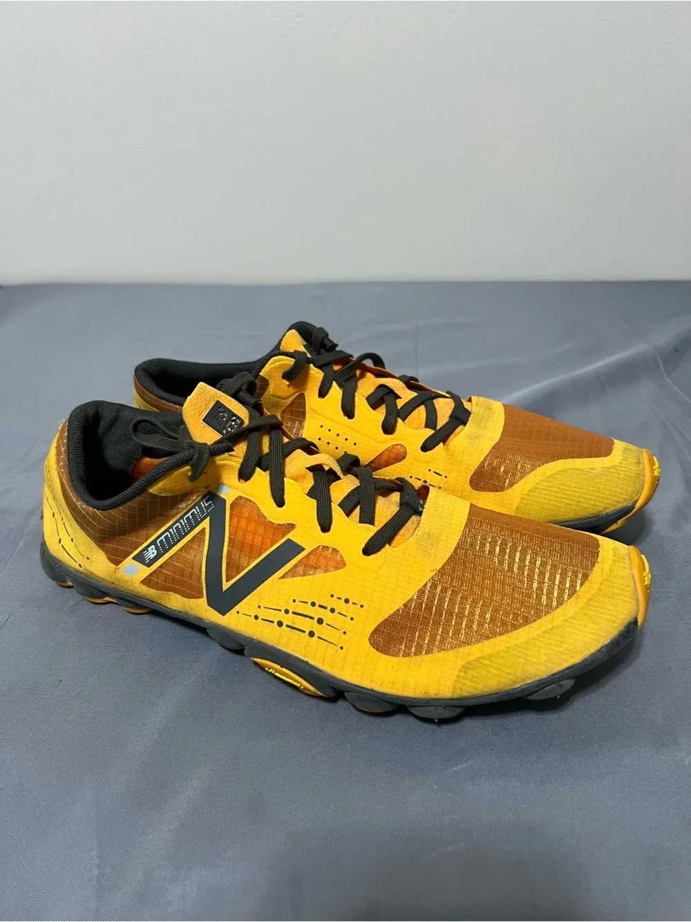 New Balance Minimus Shoes Mens Size 9 Orange Vibram Trail Sneaker MT00CO